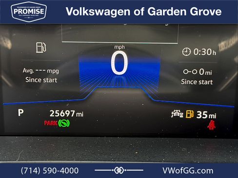 Used 2023 Volkswagen Tiguan SE w/ Panoramic Sunroof Package FWD image 22