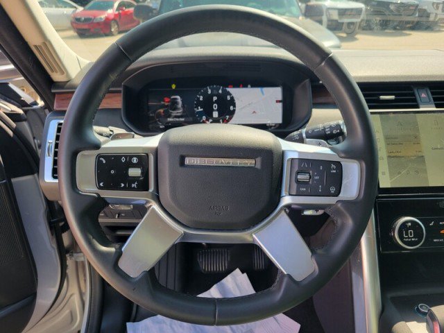 Used 2024 Land Rover Discovery S AWD/4WD image 13