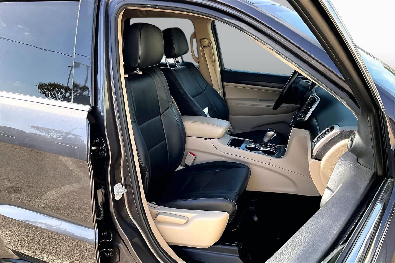 Used 2020 Jeep Grand Cherokee Laredo RWD image 11