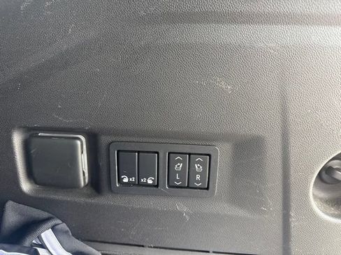 Used 2021 Chevrolet Tahoe RST w/ Luxury Package AWD/4WD image 37