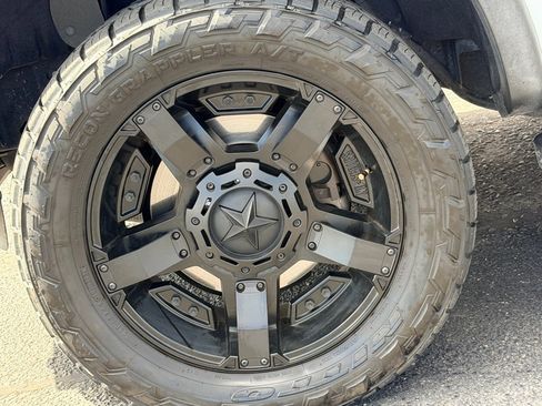 Used 2014 Ford F150 FX4 w/ Equipment Group 402A Luxury AWD/4WD image 48