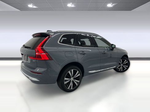Used 2023 Volvo XC60 B5 Plus image 8