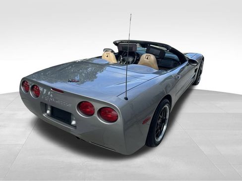 Used 1998 Chevrolet Corvette Convertible w/ Performance Handling Pkg image 42