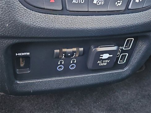 Certified 2022 Honda Pilot Touring image 23