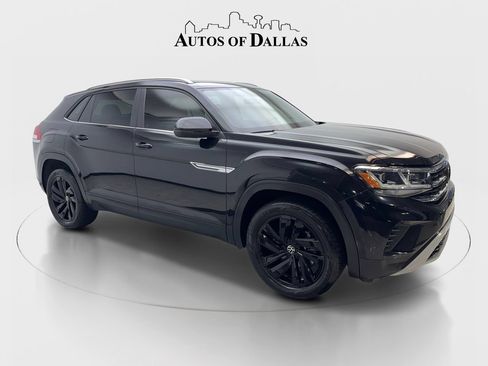 Used 2023 Volkswagen Atlas Cross Sport SE w/ Panoramic Sunroof Package FWD image 4