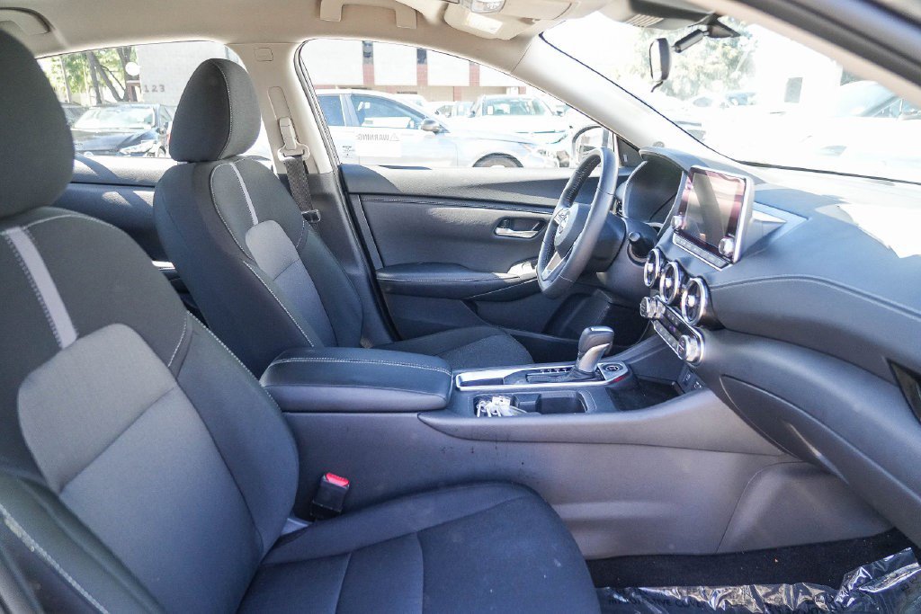 Used 2025 Nissan Sentra SV w/ All-Weather Package FWD image 16