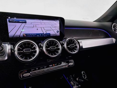 Certified 2025 Mercedes-Benz GLB 250 image 21
