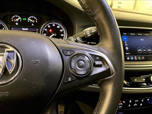 Used 2021 Buick Enclave Essence w/ Sound and Sites Package AWD/4WD image 18