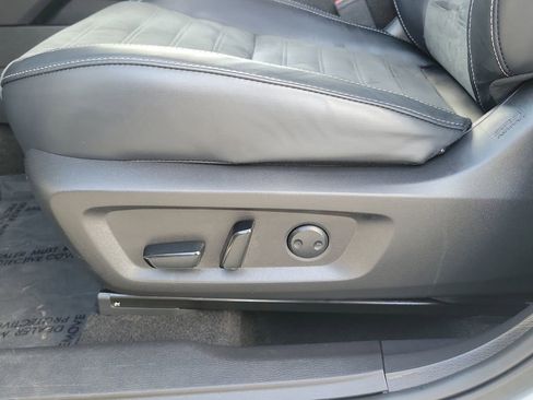 Used 2024 Mitsubishi Outlander SE Black Edition image 12