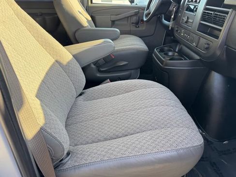 Used 2025 Chevrolet Express 3500 LT w/ LT Preferred Equipment Group RWD image 6