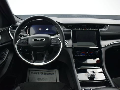 Used 2024 Jeep Grand Cherokee L Altitude image 19