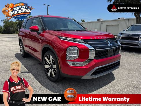 New 2025 Mitsubishi Outlander SE image 1