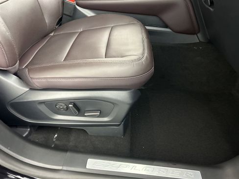 New 2026 Ford Explorer Platinum image 26