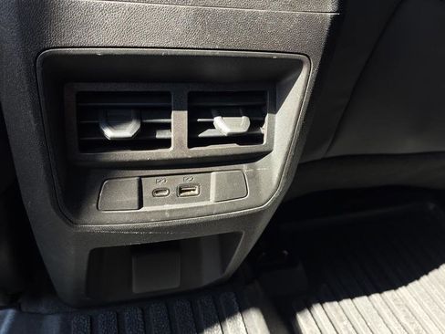 Used 2023 GMC Canyon Denali image 27