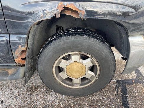 Used 2004 GMC Yukon XL SLT w/ Preferred Equipment Group image 13