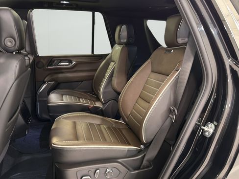 Used 2026 GMC Yukon Denali Ultimate AWD/4WD image 10