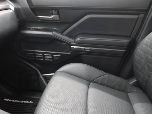 Used 2025 Toyota Tacoma TRD Off-Road w/ TRD Off Road Premium Package AWD/4WD image 15