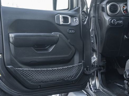 Used 2020 Jeep Wrangler Sport image 34