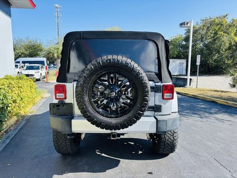 Used 2014 Jeep Wrangler Unlimited Sahara w/ Connectivity Group image 18