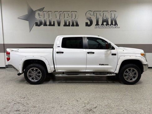 Used 2016 Toyota Tundra SR5 w/ SR5 Upgrade Package AWD/4WD image 29