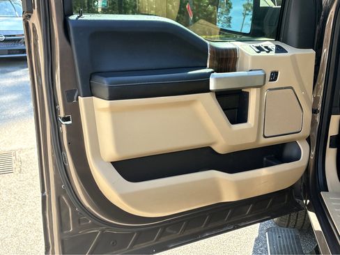 Used 2016 Ford F150 Lariat w/ Equipment Group 502A Luxury image 22