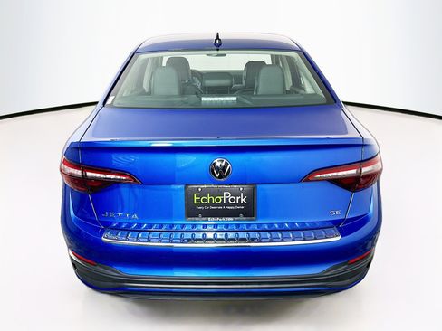 Used 2024 Volkswagen Jetta SE w/ Panoramic Sunroof Package image 7
