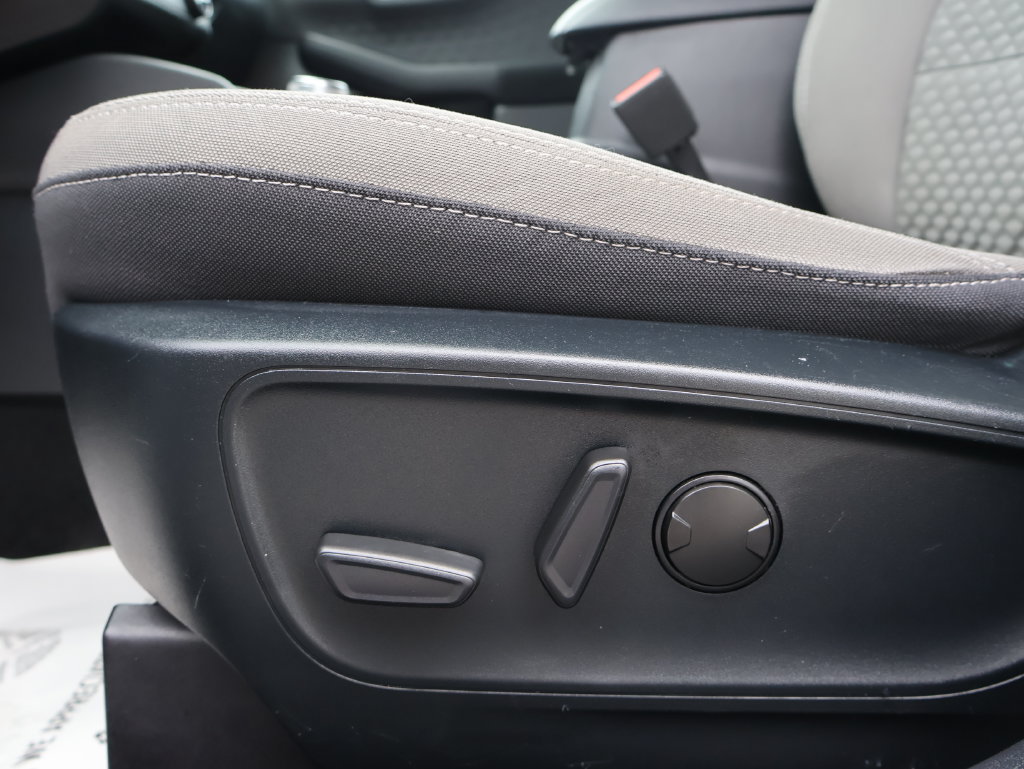 Used 2020 Ford Escape SE FWD image 16
