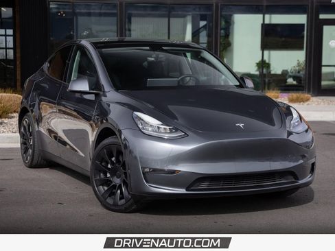 Used 2023 Tesla Model Y Long Range image 27