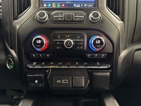 Used 2021 GMC Sierra 3500 Denali w/ Denali Ultimate Package AWD/4WD image 25