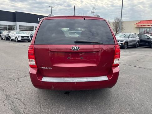 Used 2011 Kia Sedona LX image 4