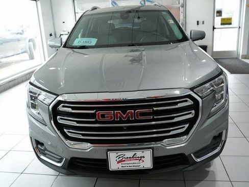 Used 2023 GMC Terrain SLT w/ Tech Package image 5