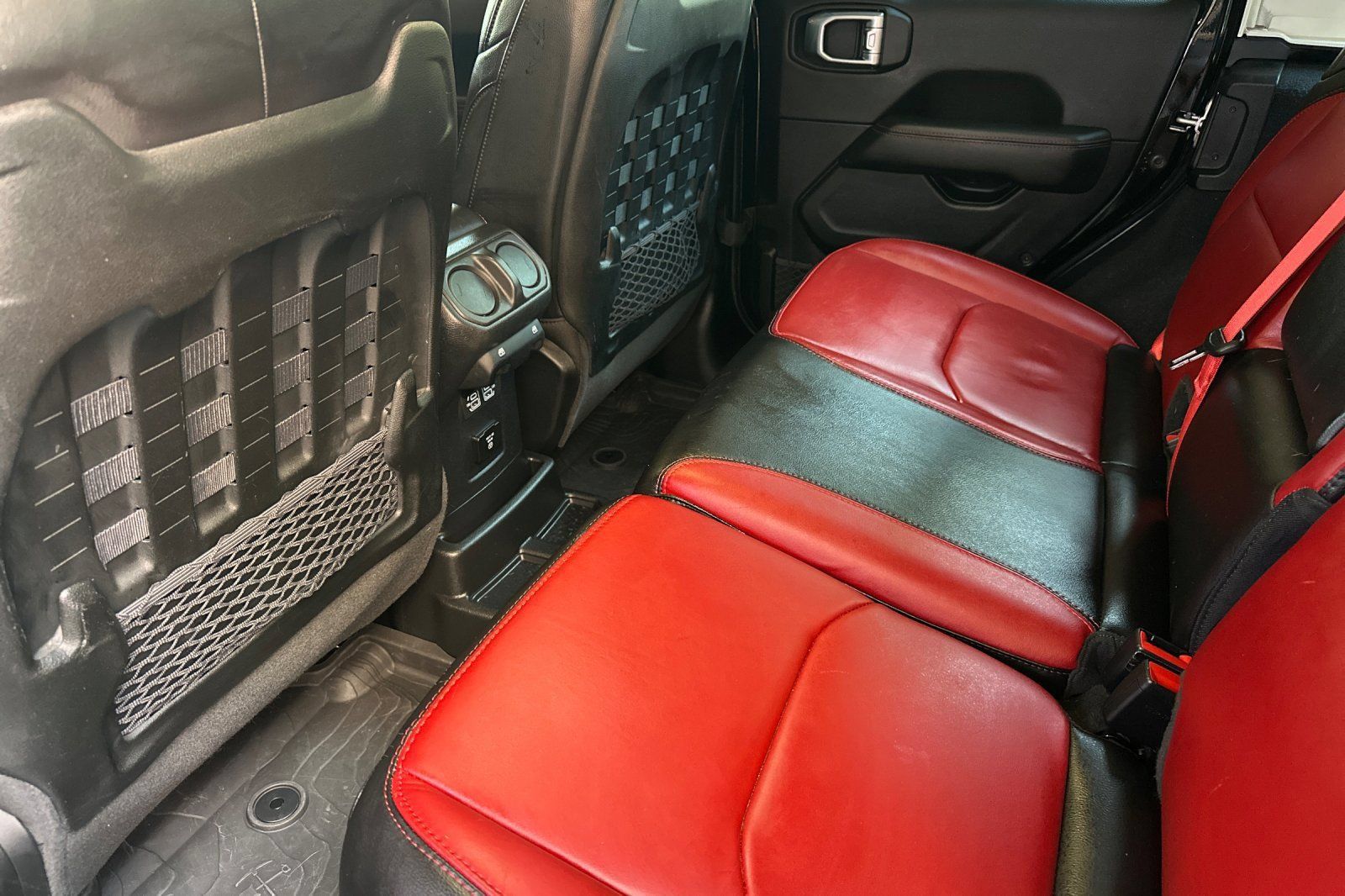 Used 2023 Jeep Wrangler Unlimited Rubicon 4xe AWD/4WD image 16