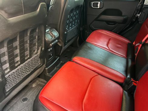 Used 2023 Jeep Wrangler Unlimited Rubicon 4xe AWD/4WD image 16
