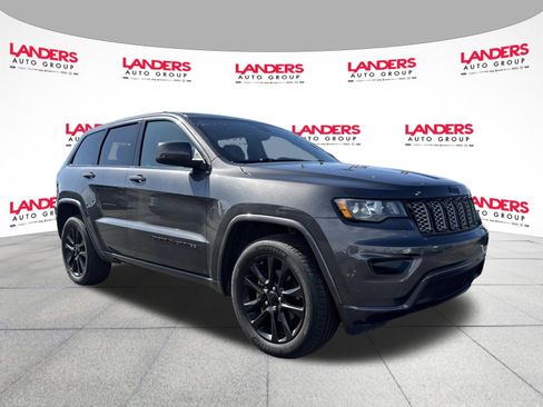 Used 2018 Jeep Grand Cherokee Altitude AWD/4WD image 1