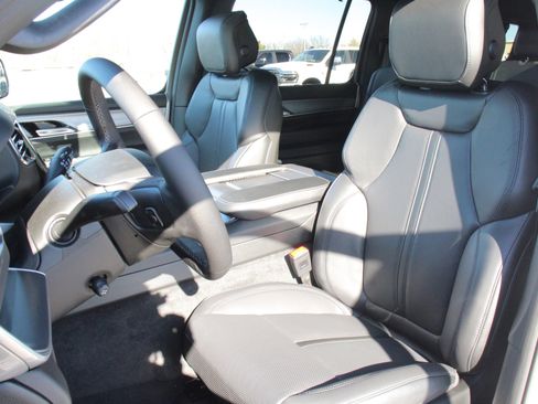 New 2026 Jeep Grand Wagoneer L Limited image 5