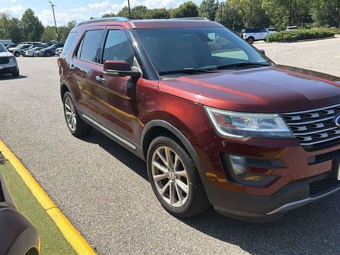 Used 2016 Ford Explorer Limited w/ Equipment Group 301A AWD/4WD image 2