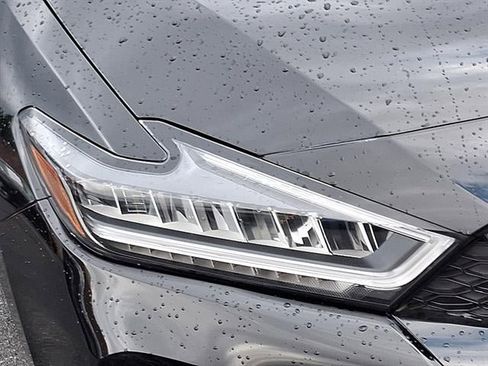 Used 2022 Nissan Maxima SV w/ Floor Mat Group image 9