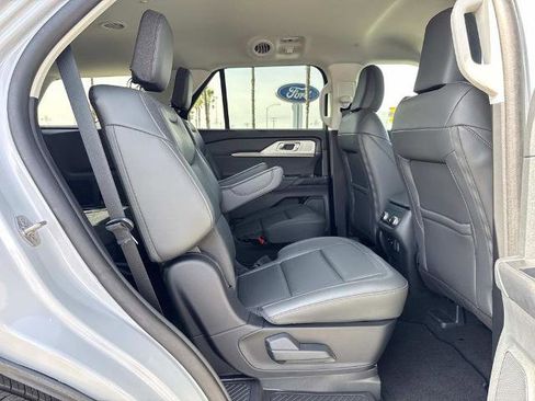 Certified 2025 Ford Explorer Active w/ Active Comfort Package image 28