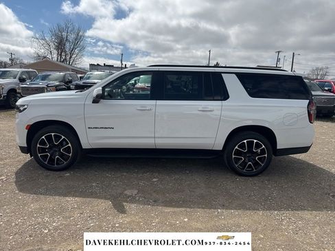 Used 2022 Chevrolet Suburban RST w/ Luxury Package image 2
