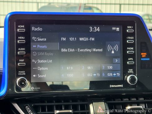 Used 2021 Toyota C-HR XLE image 21