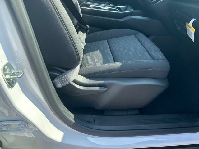 New 2027 Chevrolet Equinox LT w/ Safety and Technology Package FWD image 32