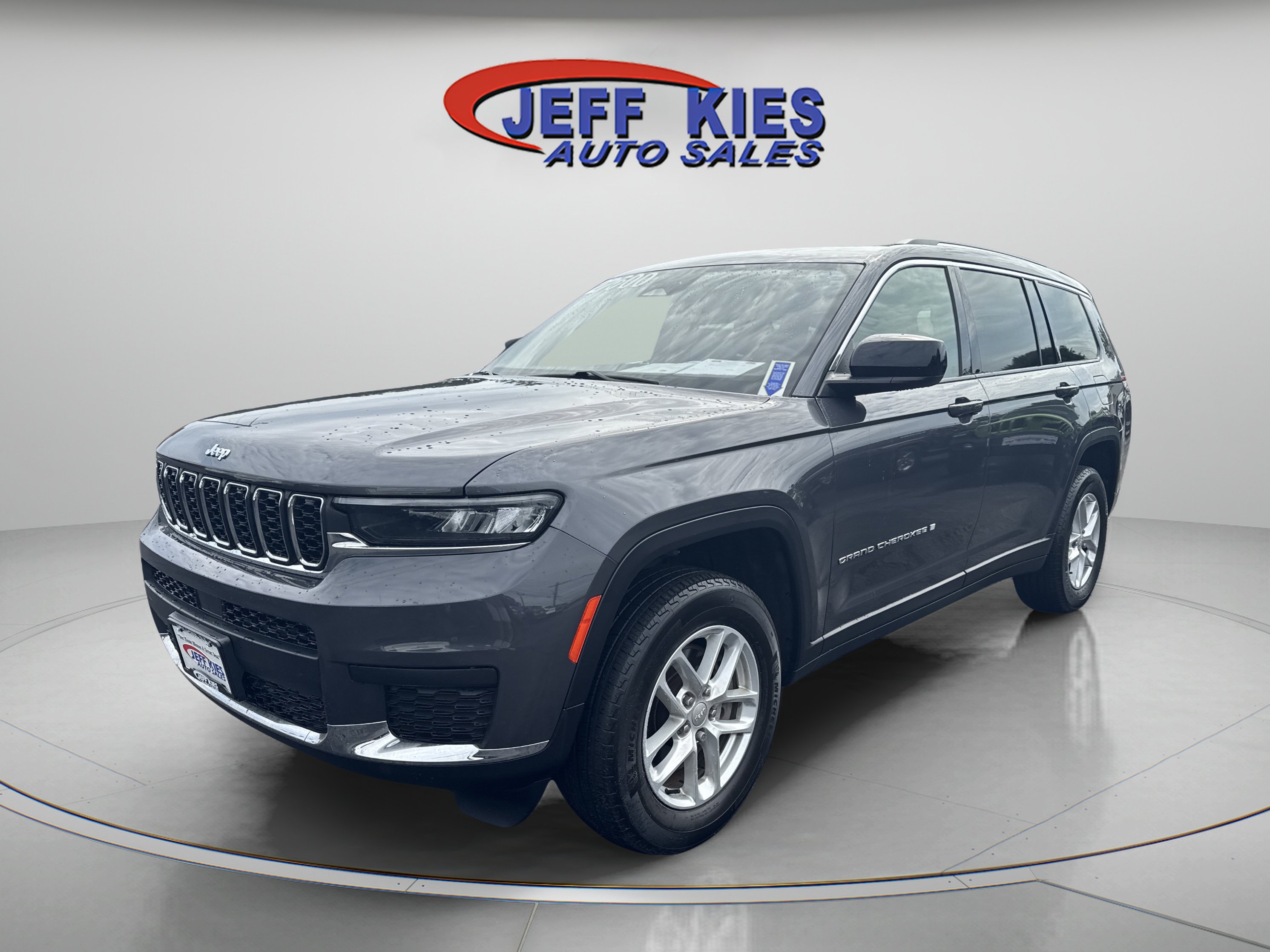Used 2023 Jeep Grand Cherokee L Laredo w/ Luxury Tech Group I AWD/4WD image 1