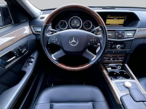 Used 2011 Mercedes-Benz E 350 4MATIC Sedan image 5
