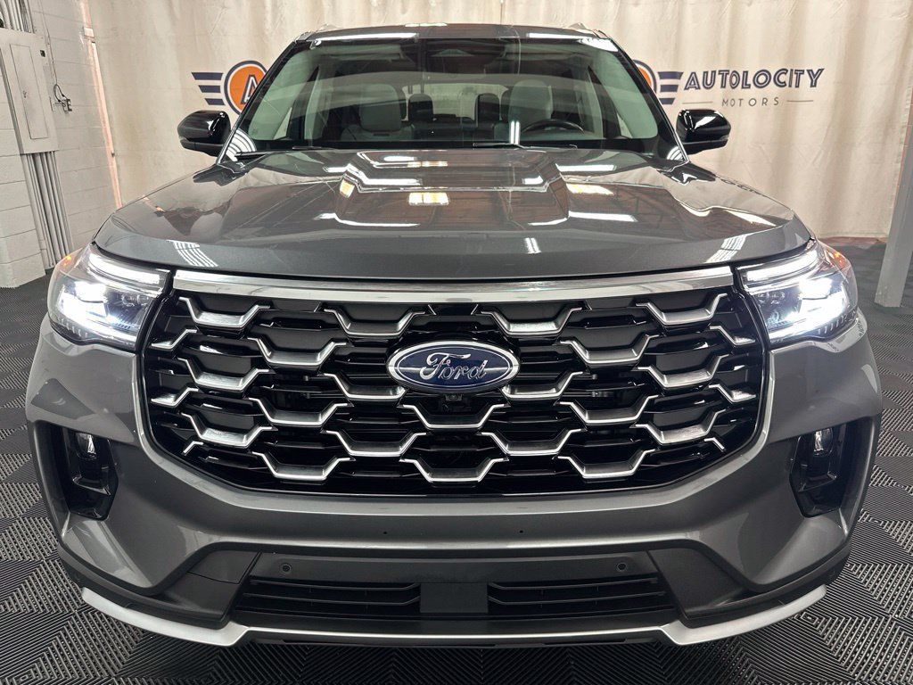 Used 2025 Ford Explorer Platinum w/ Ultimate Package AWD/4WD image 3