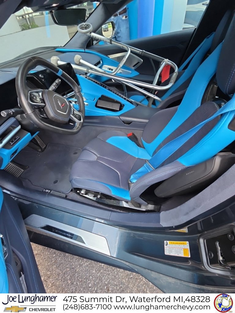 Used 2021 Chevrolet Corvette Stingray Premium Conv w/ Z51 Performance Package RWD image 10