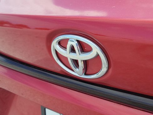 Used 2021 Toyota Corolla LE image 7