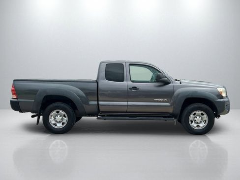 Used 2015 Toyota Tacoma PreRunner w/ Convenience Package RWD image 4