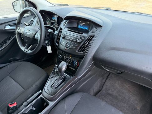 Used 2017 Ford Focus SE image 12