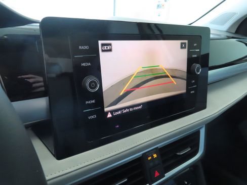 New 2025 Volkswagen Taos SE image 19