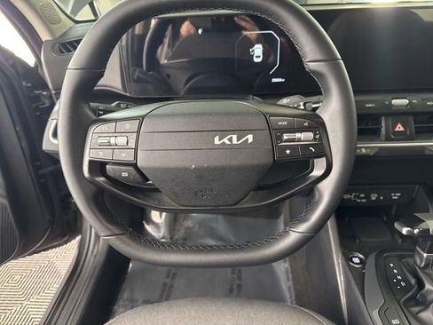 Certified 2025 Kia K4 EX image 29